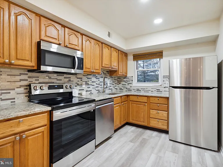 6 Cromwell Dr #107-U-6 — Photo 3