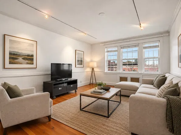 289 Corey Rd APT 5, Boston, MA 02135