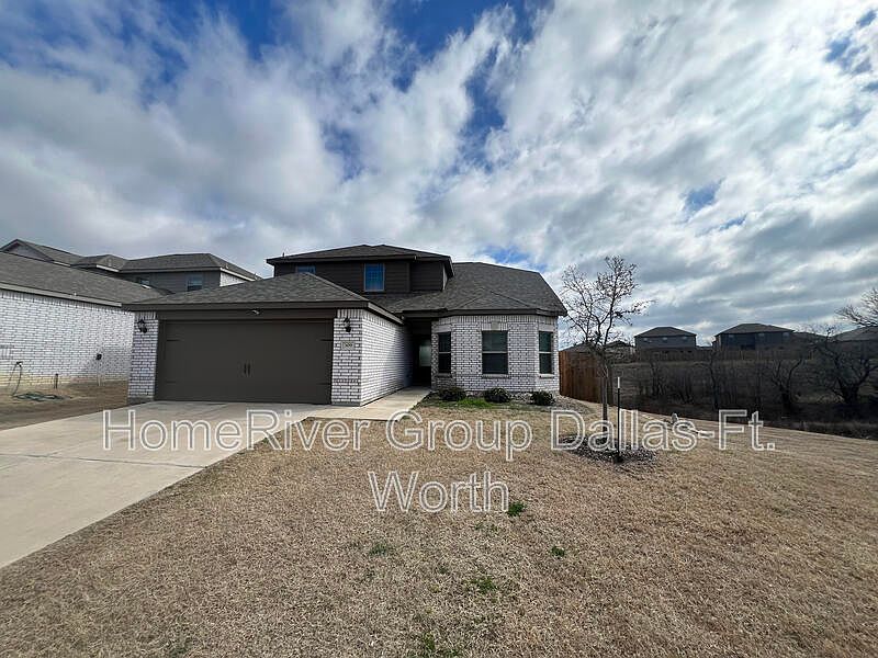 2nd image of 309 Clear Springs St