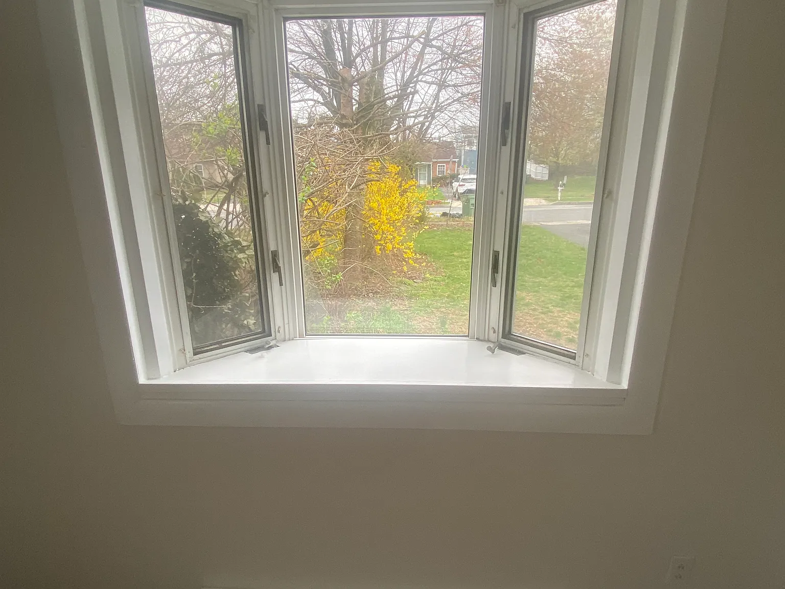 2378 Sun Dr — Photo 3