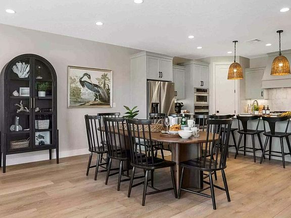 4th image of 658 W Beach Front Pl