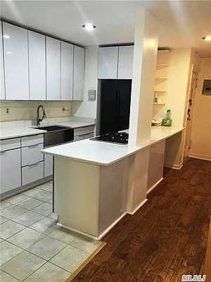 Sold by Winzone Realty Inc | media 1