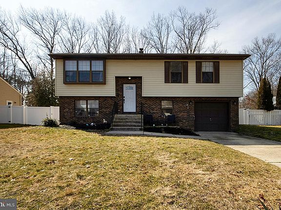 2nd image of 29 Woodshire Dr