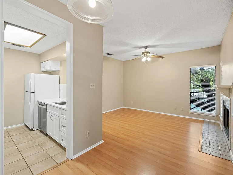2706 Salado St #210 — Photo 11