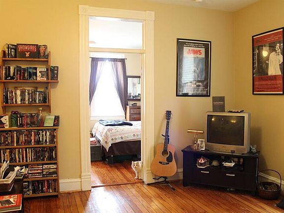 3rd image of 3419 Iowa Ave #2