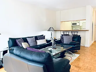 Rented by R New York