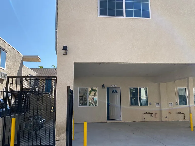4340 Marlborough Ave — Photo 2