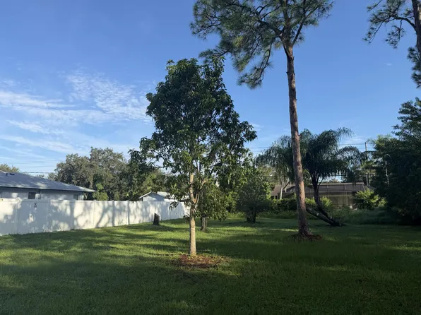 000 Penny Lane, Fort Pierce, FL 34951