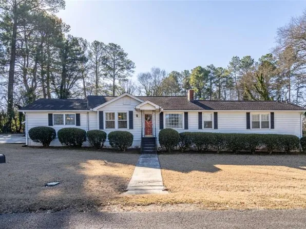 213 Sunset Dr, Lindale, GA 30147