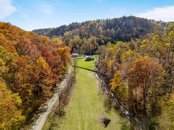 1340 Bowen Creek Rd, Branchland, WV 25506