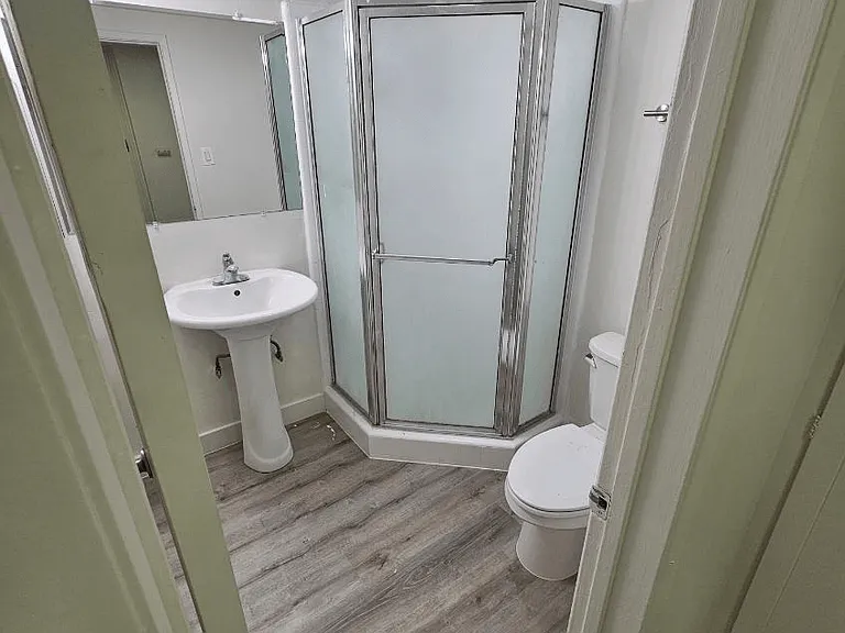 10327 Downey Ave — Photo 22