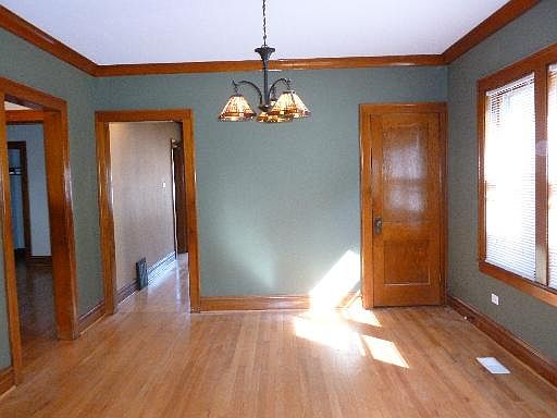 2nd image of 3645 Scoville Ave