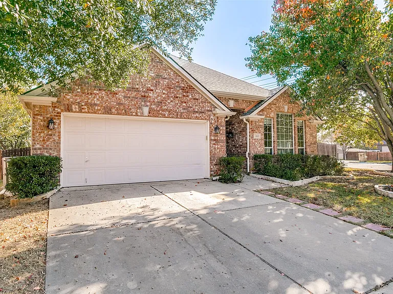 7800 Harvest Hill Rd — Photo 2