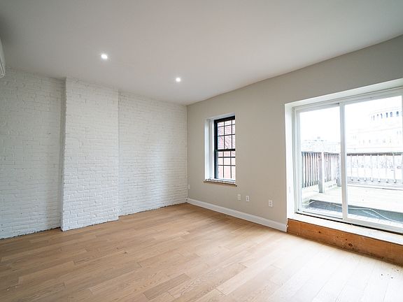 5th image of 173 Saint Botolph St APT 5