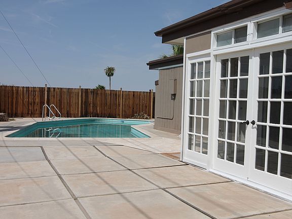 3rd image of 2380 Smoketree Ave N