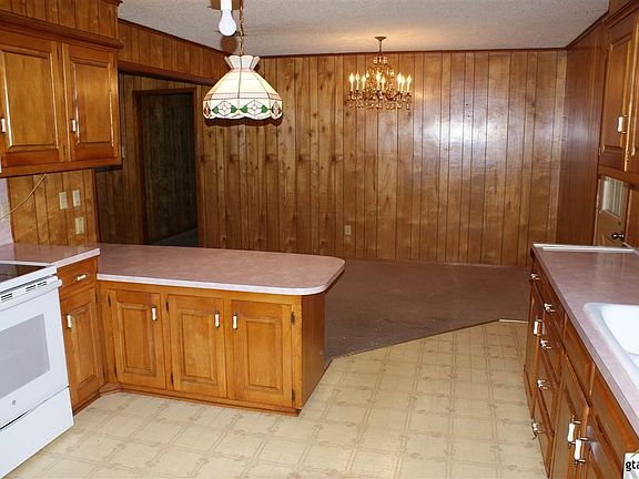 5th image of 803 Pine Grove Cir