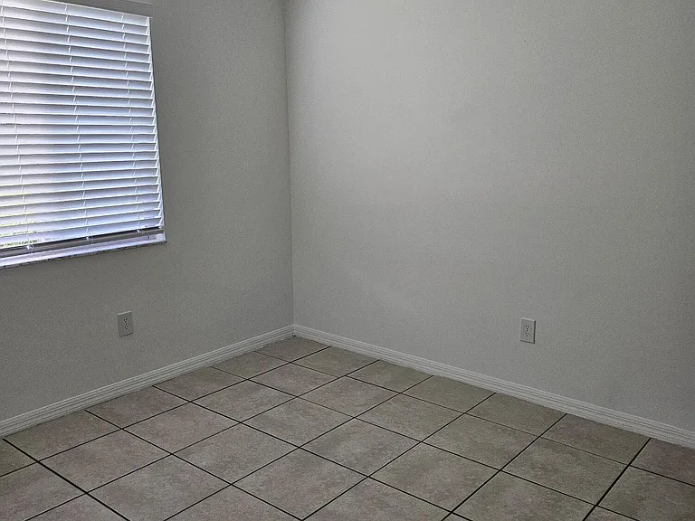 1305 Rosewood Villa Ln — Photo 13