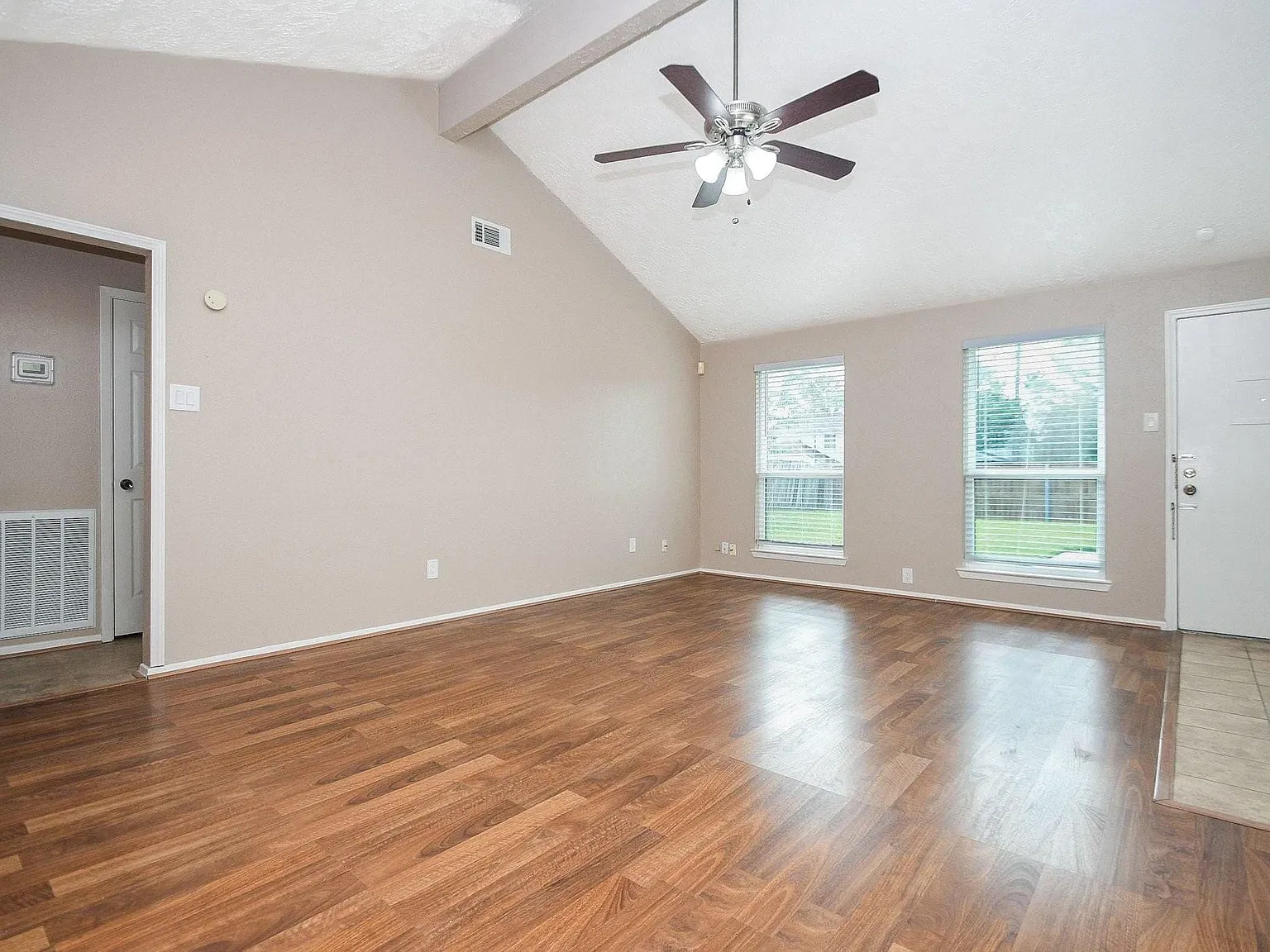 3 bed, 2.0 bath, 1244 sqft, $1,950 — Photo 2