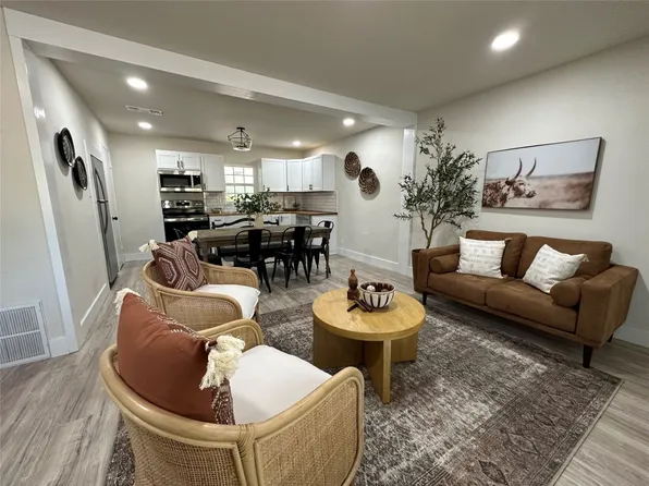 116 N Ervin St, Comanche, TX 76442