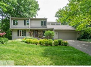 1302 Fairoaks Ct, East Lansing, MI 48823
