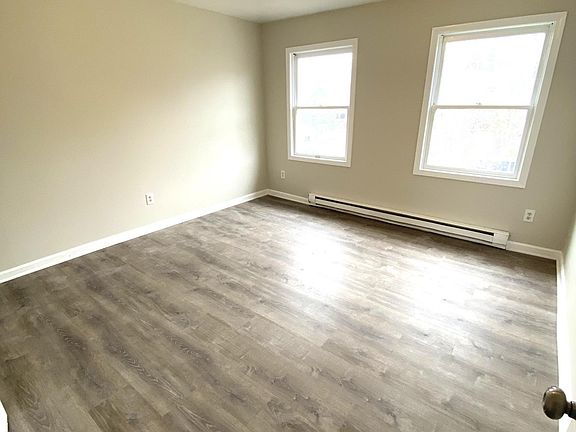 3rd image of 17 Green Ave #D