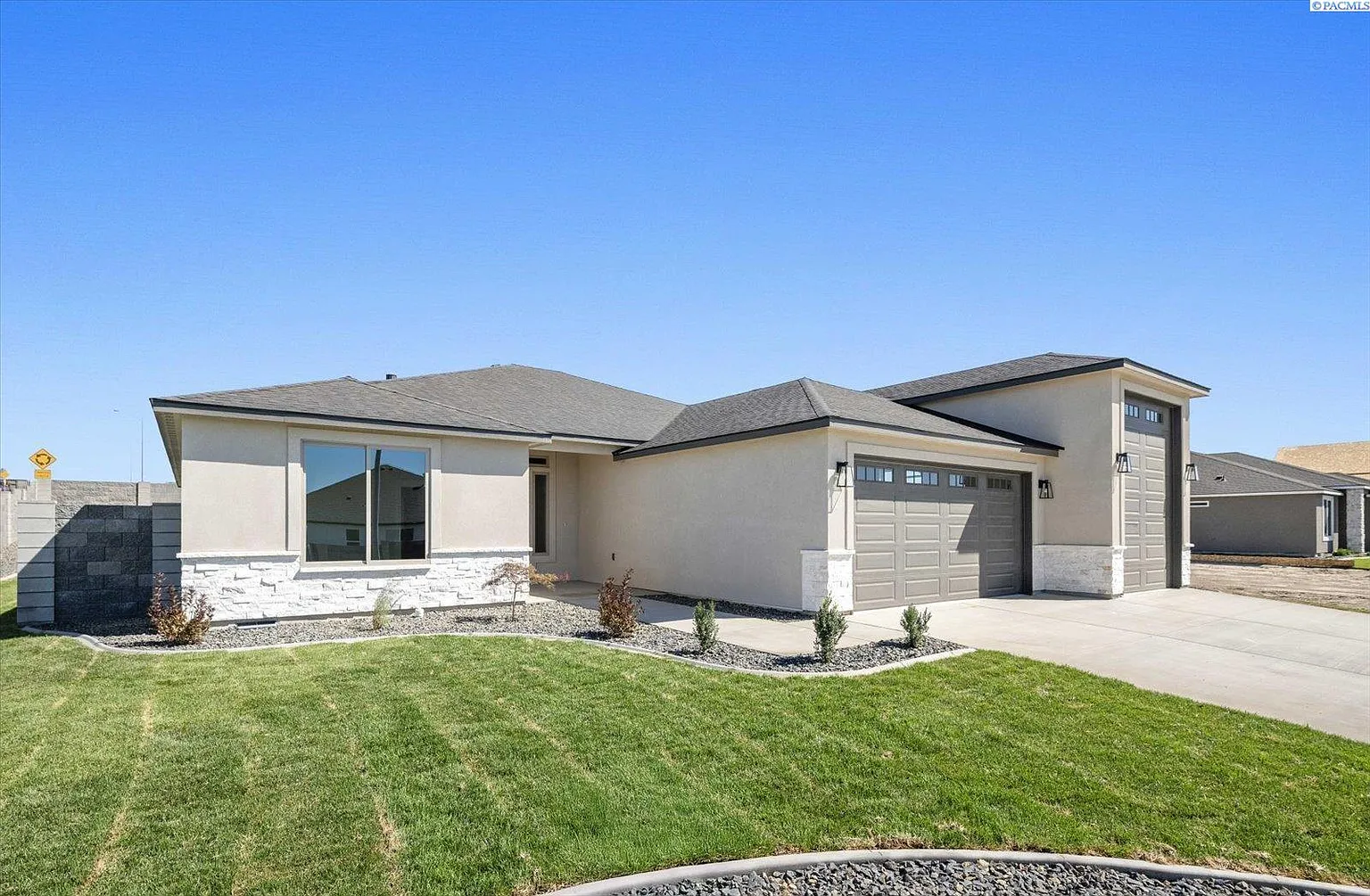692 Lazio Way photo 1