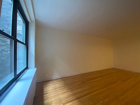 3rd image of 340 E 63rd St #3D