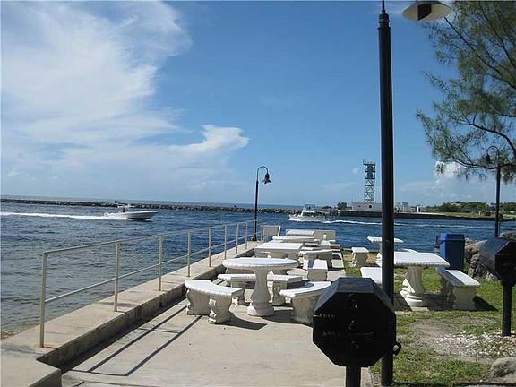 3rd image of 2100 S Ocean Drive #7B