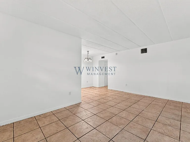 Presidential View Apartments — Photo 32