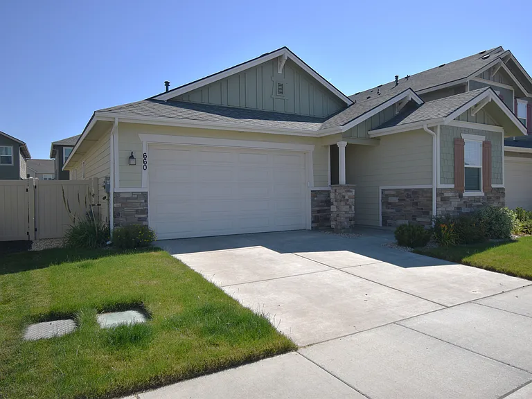660 W Briaridge Dr — Photo 2