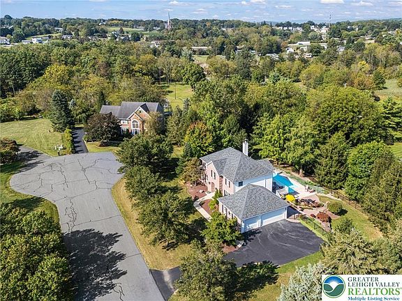 5th image of 3519 Sharon Cir N