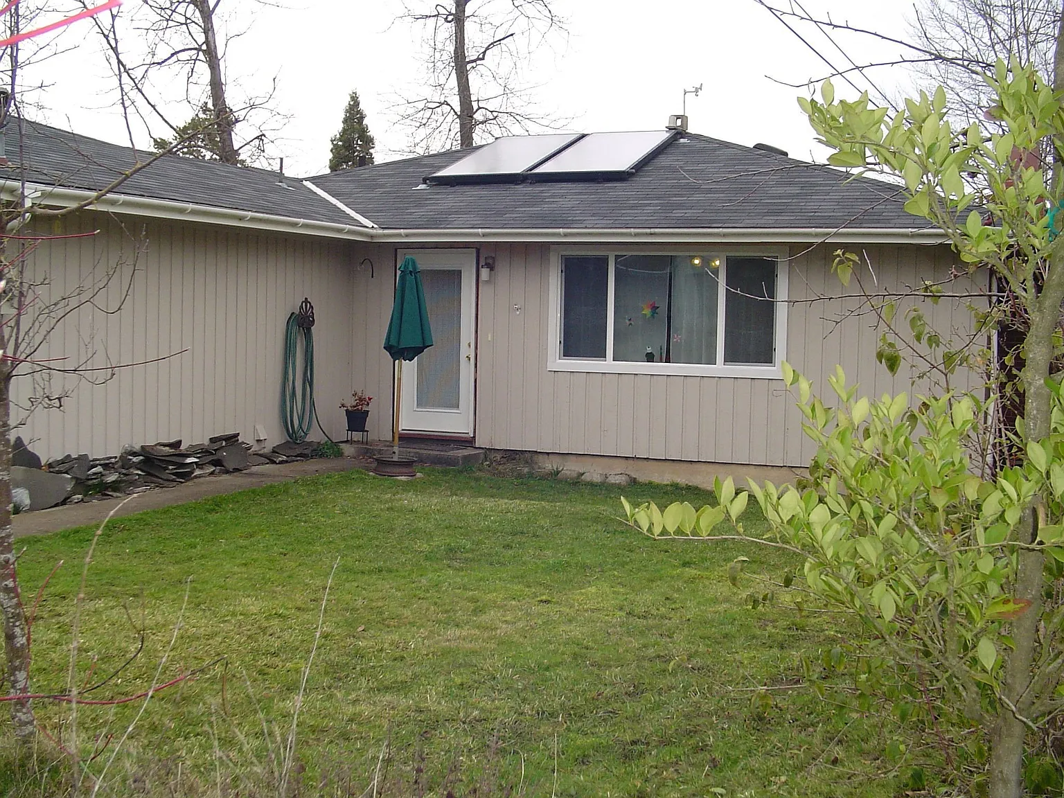 425 E 32nd Ave photo 1