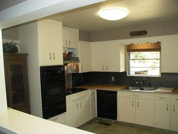 2nd image of 1138 Lakeshore Dr
