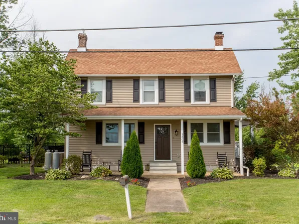 1307 Swamp Rd, Furlong, PA 18925