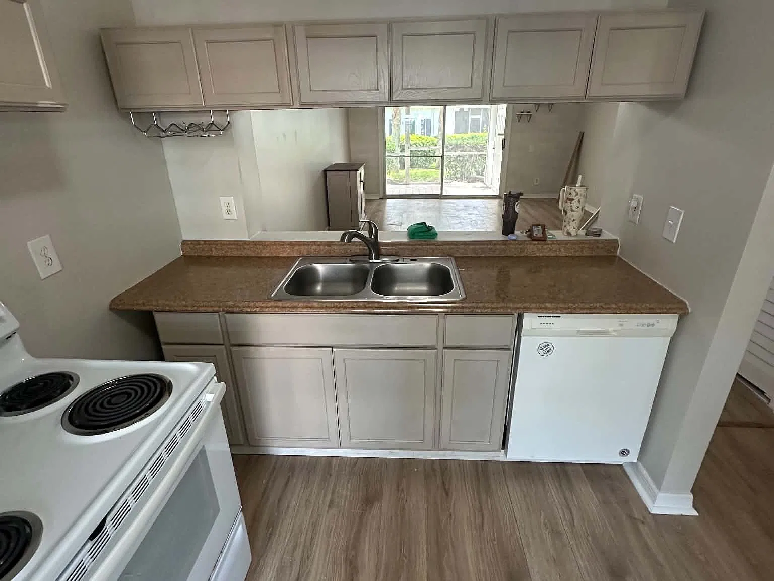 2 bed, 1.5 bath, 1100 sqft, $1,750 — Photo 3