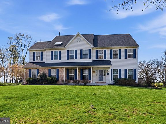 5th image of 434 Silver Leaf Cir