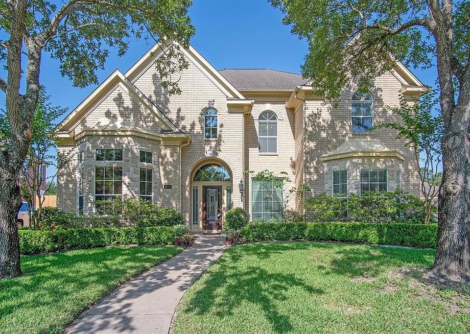 Welcome to 918 Ivory Ridge Lane