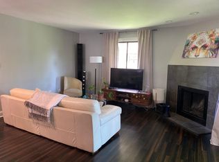 41 Gate House Ln, Edison, NJ 08820