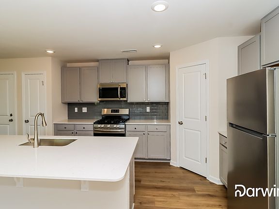 5th image of 134 Brentwood Dr