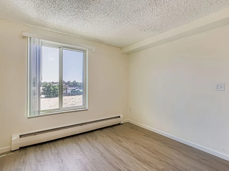 Casa Serena Apartments — Photo 14