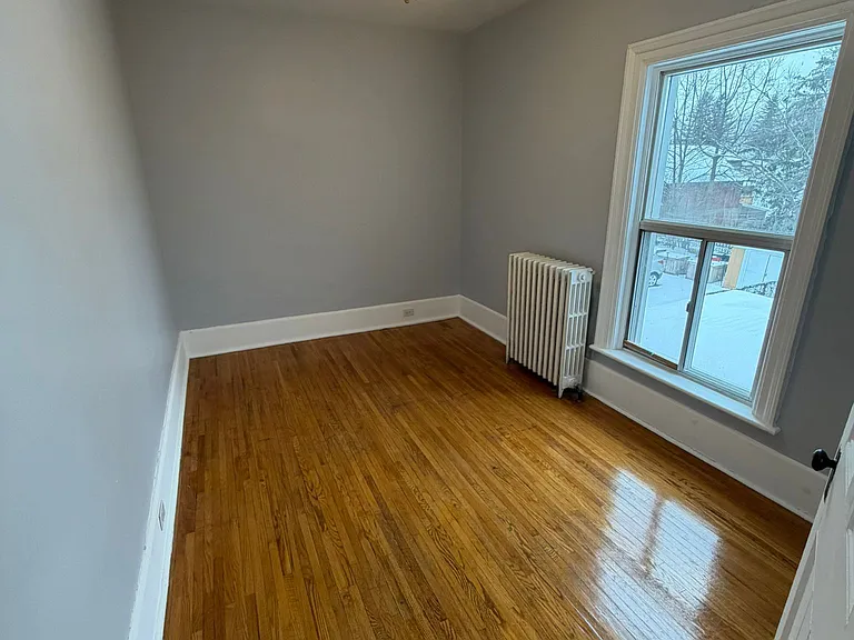 277 William St — Photo 13