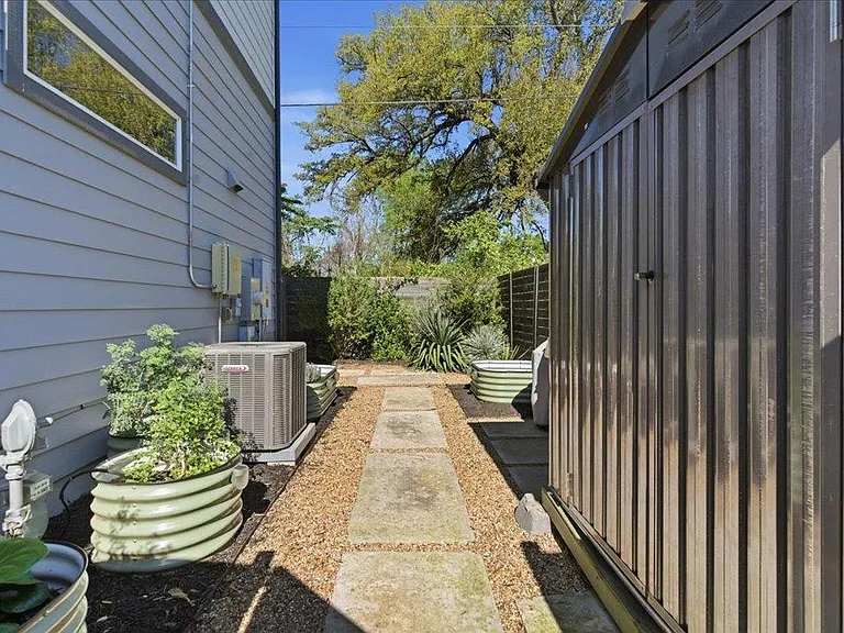 706 Short Kemp St #2 — Photo 30