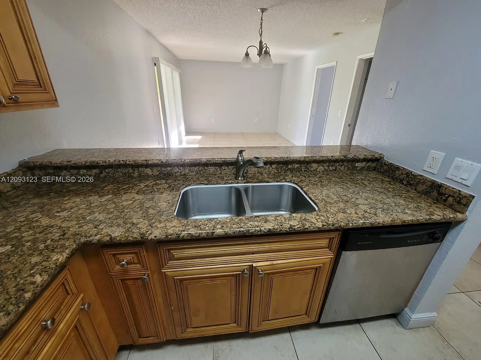 Palm Beach Grande Condo — Photo 2