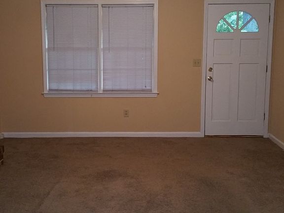 2nd image of 2615 Leeshire Ct