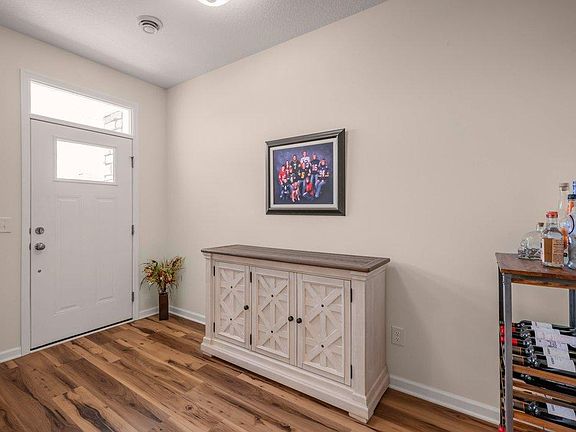 3rd image of 2751 Kalland Ave NE