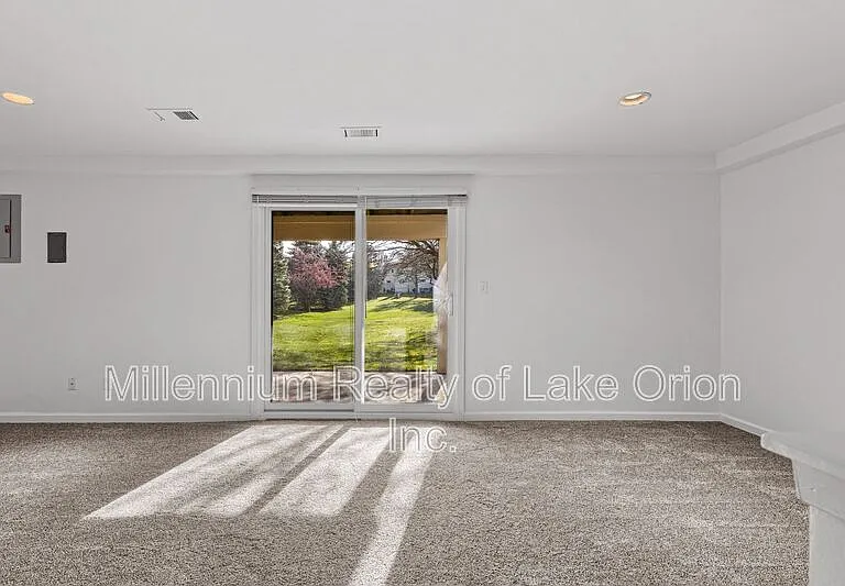 5611 Drake Hollow Dr W — Photo 27
