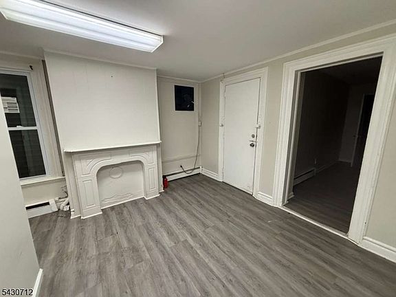 5th image of 150 Garside St