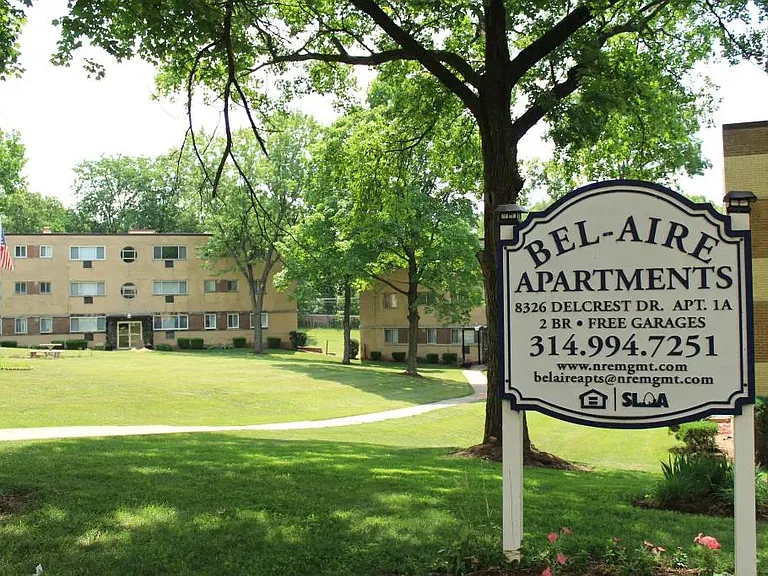 Bel Aire Apartments — Photo 2
