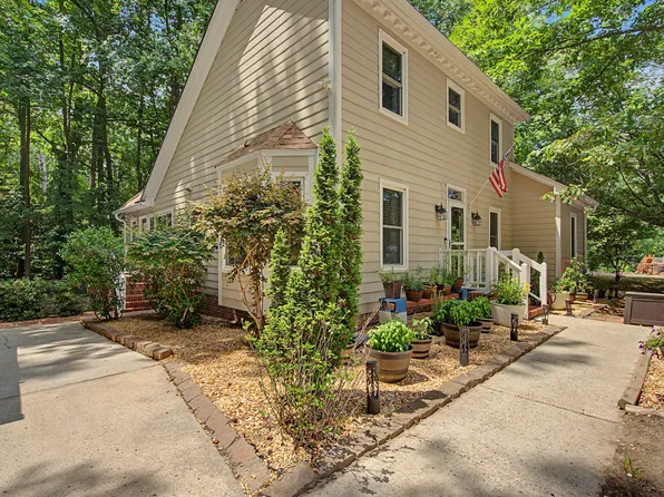 500 Pinewood Dr, Apex, NC 27502