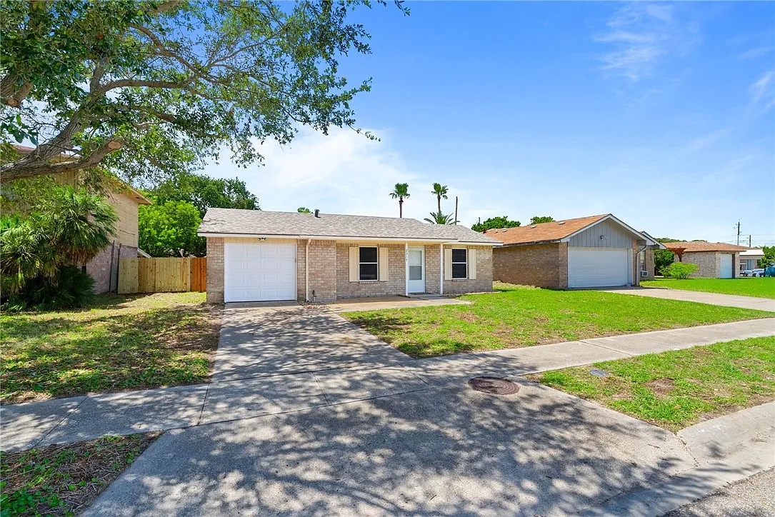 3 bed, 1009 sqft, $1,795 — Photo 2